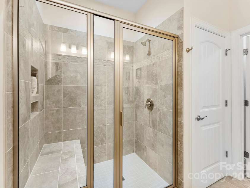 6172 Raven Rock Drive, Denver, NC 28037.  MLS# CAR4278652, YatesRealty ID 26726. 