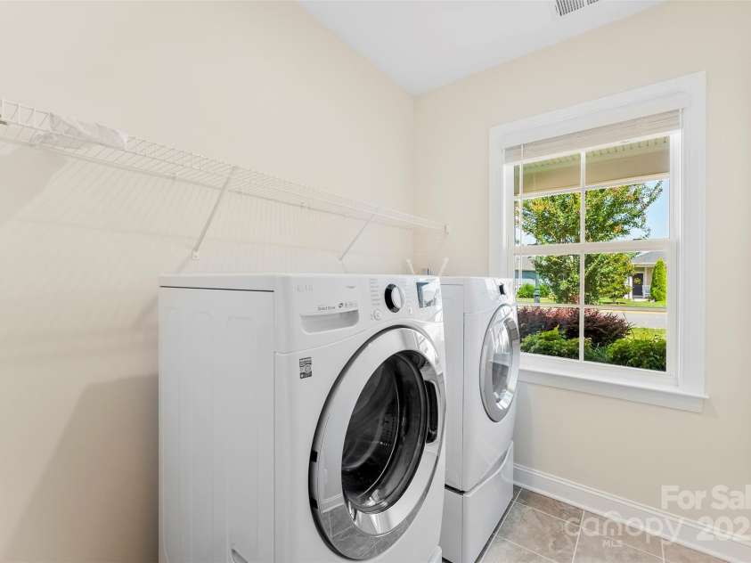 6172 Raven Rock Drive, Denver, NC 28037.  MLS# CAR4278652, YatesRealty ID 26726. 