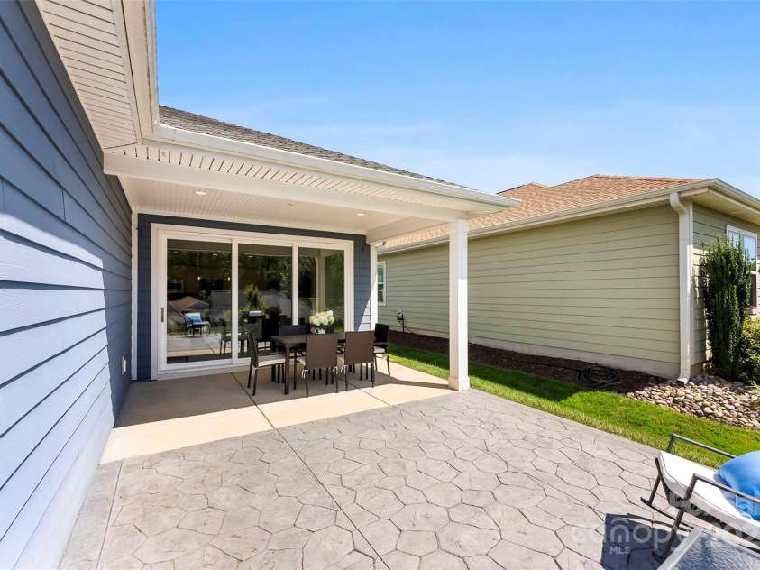 6172 Raven Rock Drive, Denver, NC 28037.  MLS# CAR4278652, YatesRealty ID 26726. 