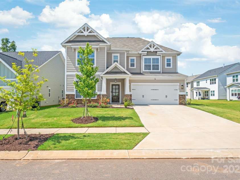 8100 Rolling Wheels Road, Charlotte, NC 28215.  MLS# CAR4278554, YatesRealty ID 26727. 