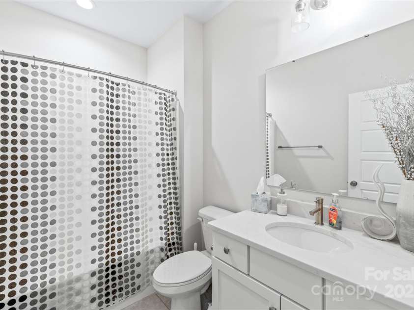 8100 Rolling Wheels Road, Charlotte, NC 28215.  MLS# CAR4278554, YatesRealty ID 26727. 