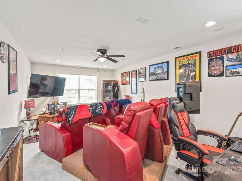 8100 Rolling Wheels Road, Charlotte, NC 28215.  MLS# CAR4278554, YatesRealty ID 26727. 