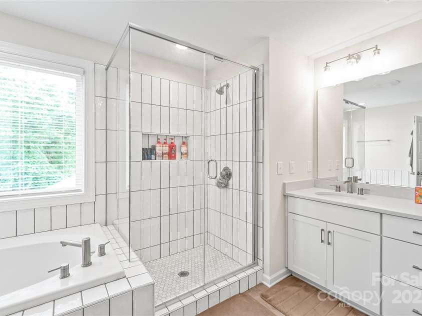 8100 Rolling Wheels Road, Charlotte, NC 28215.  MLS# CAR4278554, YatesRealty ID 26727. 