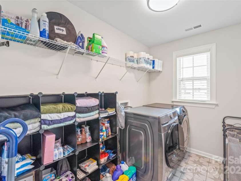 8100 Rolling Wheels Road, Charlotte, NC 28215.  MLS# CAR4278554, YatesRealty ID 26727. 