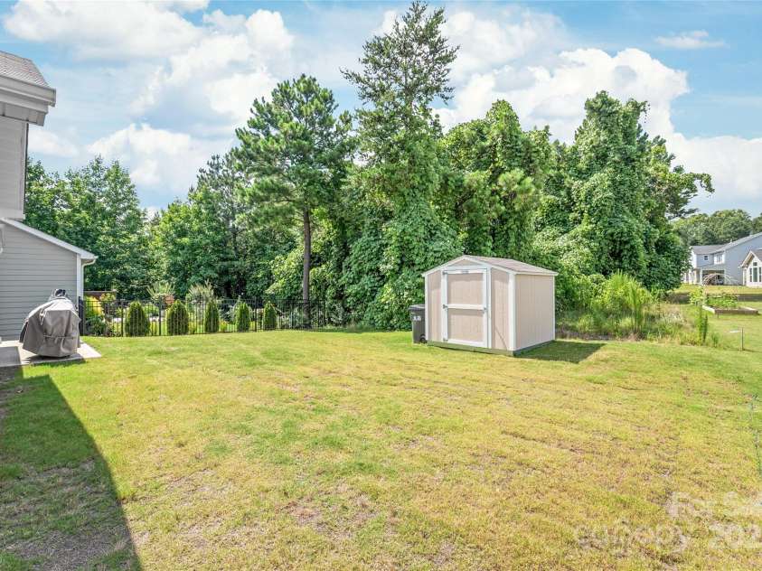 8100 Rolling Wheels Road, Charlotte, NC 28215.  MLS# CAR4278554, YatesRealty ID 26727. 