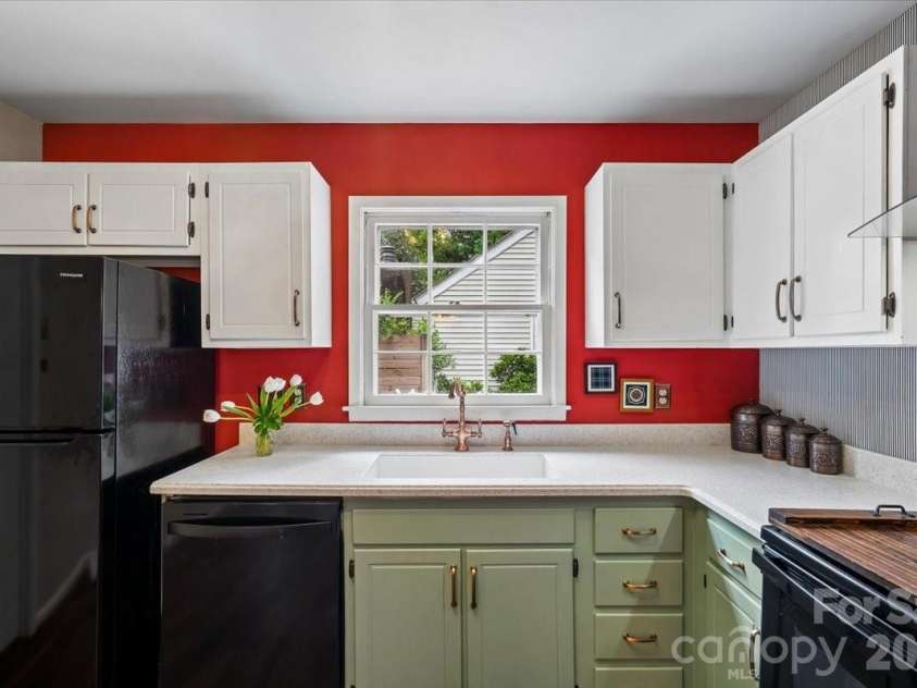 1005 Pinafore Drive, Charlotte, NC 28212.  MLS# CAR4380838, YatesRealty ID 26728. 
