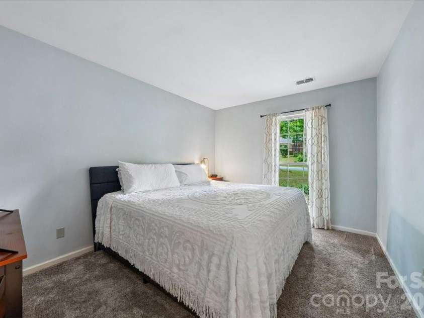 1005 Pinafore Drive, Charlotte, NC 28212.  MLS# CAR4380838, YatesRealty ID 26728. 
