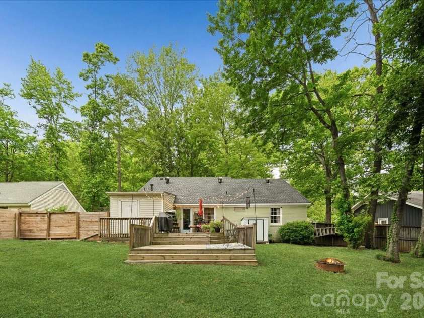 1005 Pinafore Drive, Charlotte, NC 28212.  MLS# CAR4380838, YatesRealty ID 26728. 