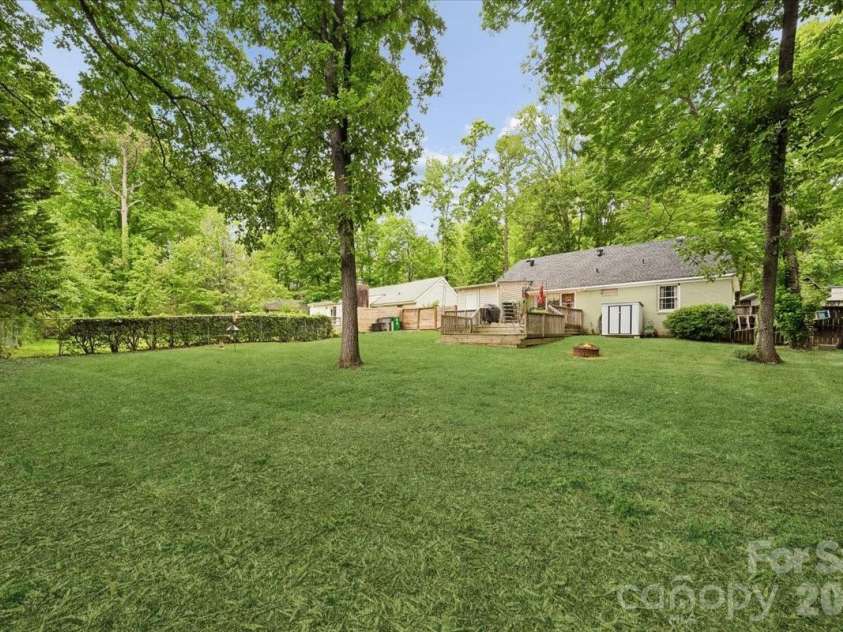 1005 Pinafore Drive, Charlotte, NC 28212.  MLS# CAR4380838, YatesRealty ID 26728. 