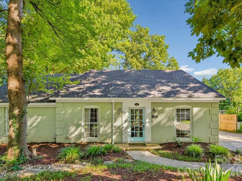 1005 Pinafore Drive, Charlotte, NC 28212.  MLS# CAR4380838, YatesRealty ID 26728. 