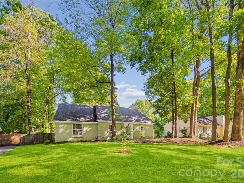 1005 Pinafore Drive, Charlotte, NC 28212.  MLS# CAR4380838, YatesRealty ID 26728. 