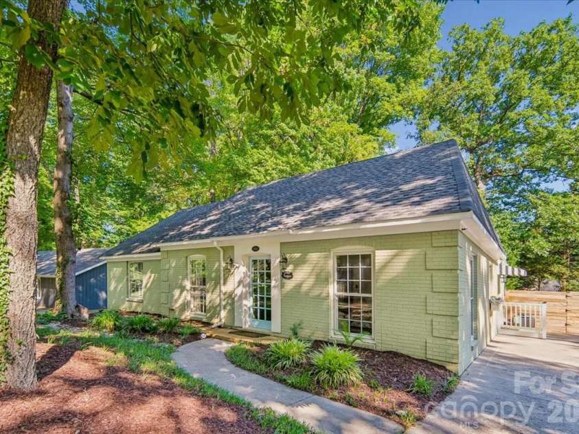 1005 Pinafore Drive, Charlotte, NC 28212.  MLS# CAR4380838, YatesRealty ID 26728. 