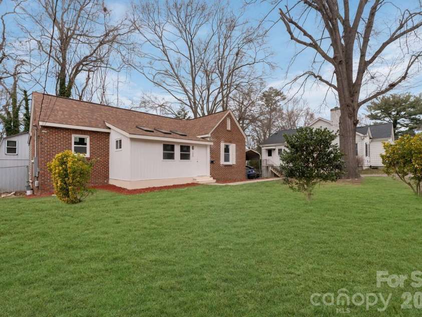 109 Belvedere Avenue, Gastonia, NC 28054.  MLS# CAR4342370, YatesRealty ID 2673. 