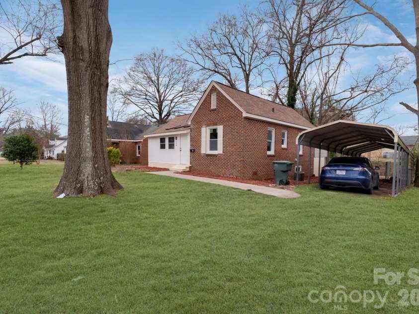 109 Belvedere Avenue, Gastonia, NC 28054.  MLS# CAR4342370, YatesRealty ID 2673. 