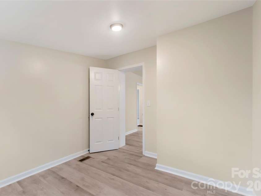 109 Belvedere Avenue, Gastonia, NC 28054.  MLS# CAR4342370, YatesRealty ID 2673. 