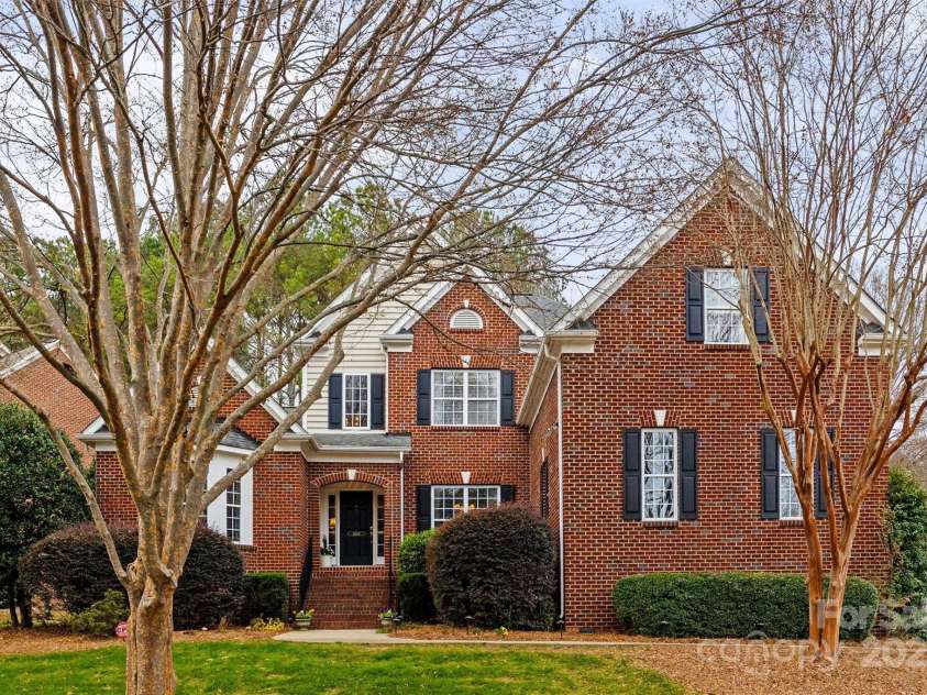 16308 Crystal Downs Lane, Charlotte, NC 28278.  MLS# CAR4326108, YatesRealty ID 2673. 