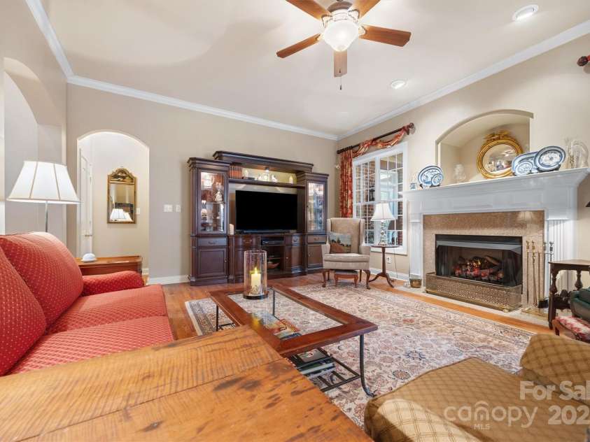 16308 Crystal Downs Lane, Charlotte, NC 28278.  MLS# CAR4326108, YatesRealty ID 2673. 