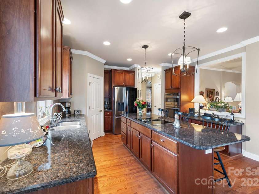 16308 Crystal Downs Lane, Charlotte, NC 28278.  MLS# CAR4326108, YatesRealty ID 2673. 