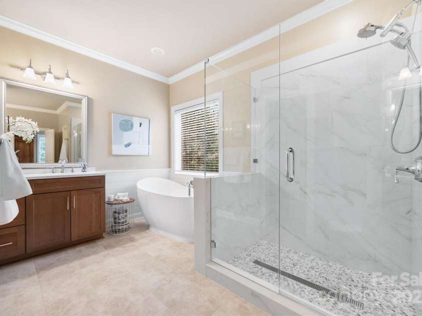 16308 Crystal Downs Lane, Charlotte, NC 28278.  MLS# CAR4326108, YatesRealty ID 2673. 