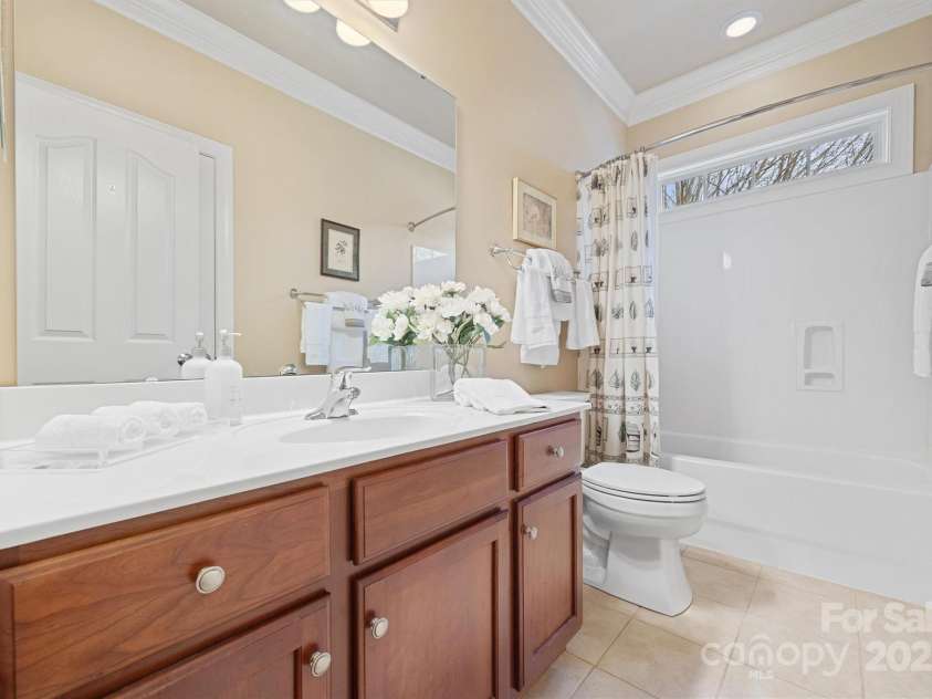 16308 Crystal Downs Lane, Charlotte, NC 28278.  MLS# CAR4326108, YatesRealty ID 2673. 