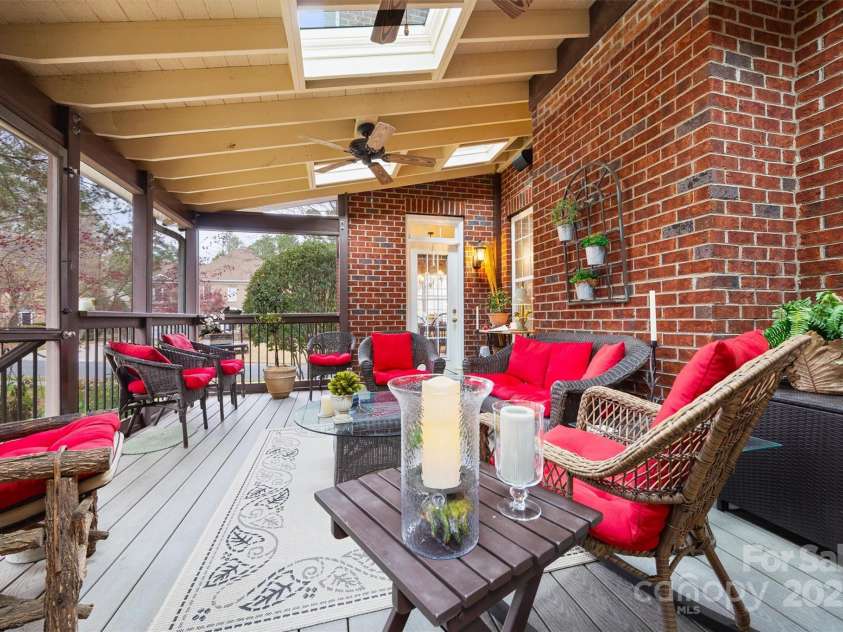 16308 Crystal Downs Lane, Charlotte, NC 28278.  MLS# CAR4326108, YatesRealty ID 2673. 