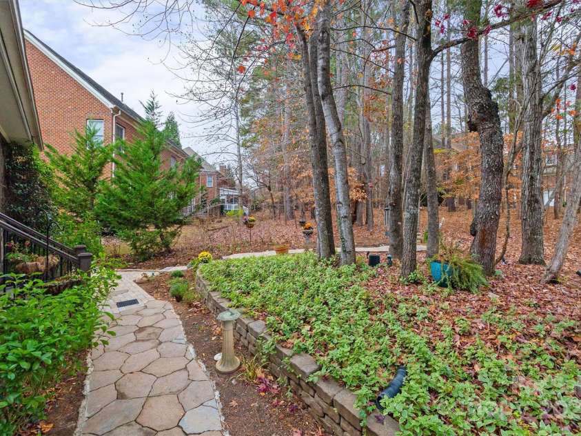 16308 Crystal Downs Lane, Charlotte, NC 28278.  MLS# CAR4326108, YatesRealty ID 2673. 