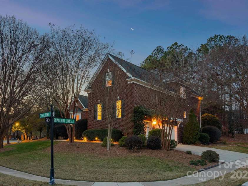 16308 Crystal Downs Lane, Charlotte, NC 28278.  MLS# CAR4326108, YatesRealty ID 2673. 
