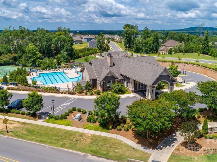 16308 Crystal Downs Lane, Charlotte, NC 28278.  MLS# CAR4326108, YatesRealty ID 2673. 