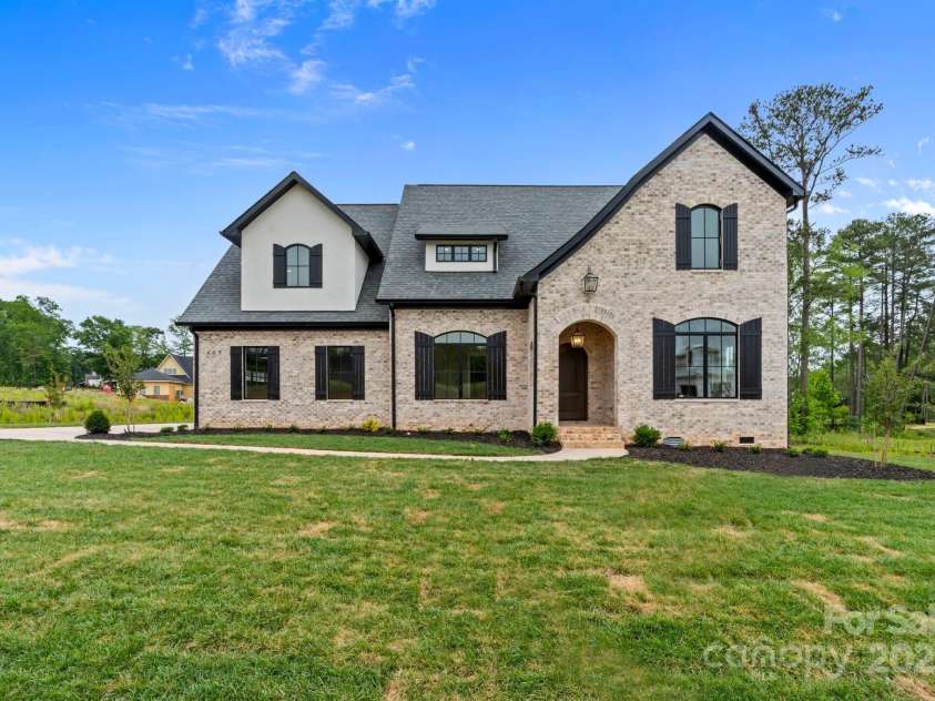 407 Crepe Myrtle Lane, Weddington, NC 28104.  MLS# CAR4200048, YatesRealty ID 2673. Welcome Home!!