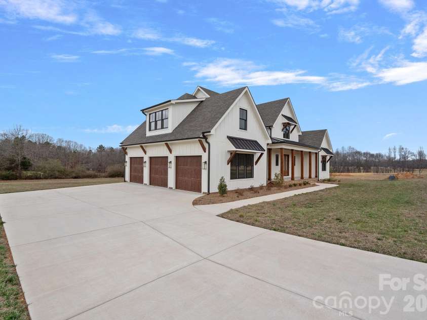 111 Monbo Meadows Lane, Statesville, NC 28677.  MLS# CAR4336887, YatesRealty ID 26730. 