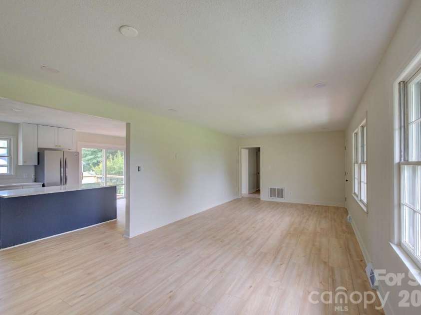 1195 Holly Springs Road, Lyman, SC 29365.  MLS# CAR4387941, YatesRealty ID 26730. Great Room