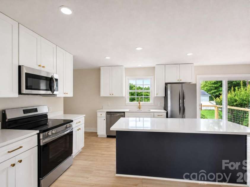 1195 Holly Springs Road, Lyman, SC 29365.  MLS# CAR4387941, YatesRealty ID 26730. Kitchen