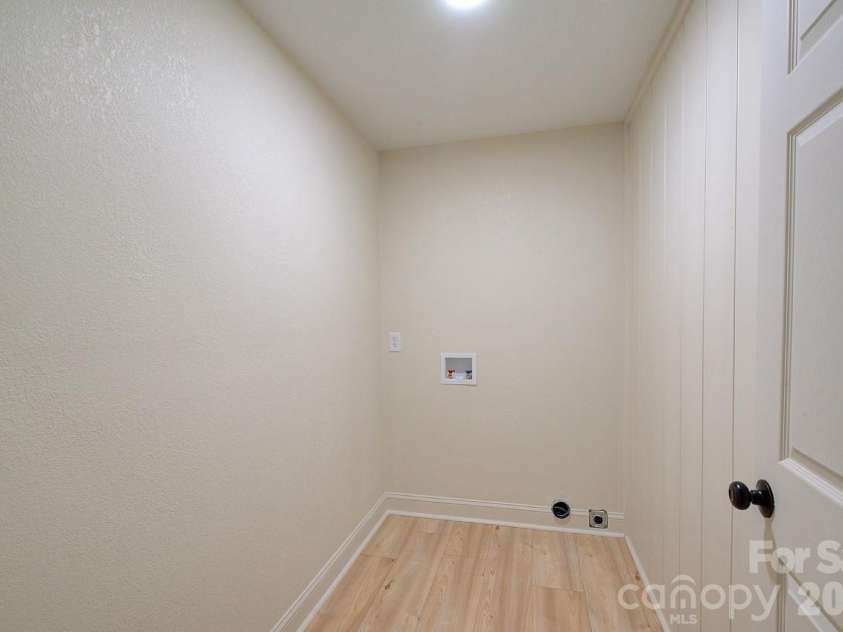 1195 Holly Springs Road, Lyman, SC 29365.  MLS# CAR4387941, YatesRealty ID 26730. Laundry