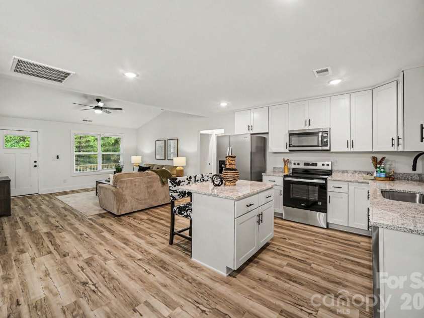 1795 Union Street, Maiden, NC 28650.  MLS# CAR4386084, YatesRealty ID 26731. 