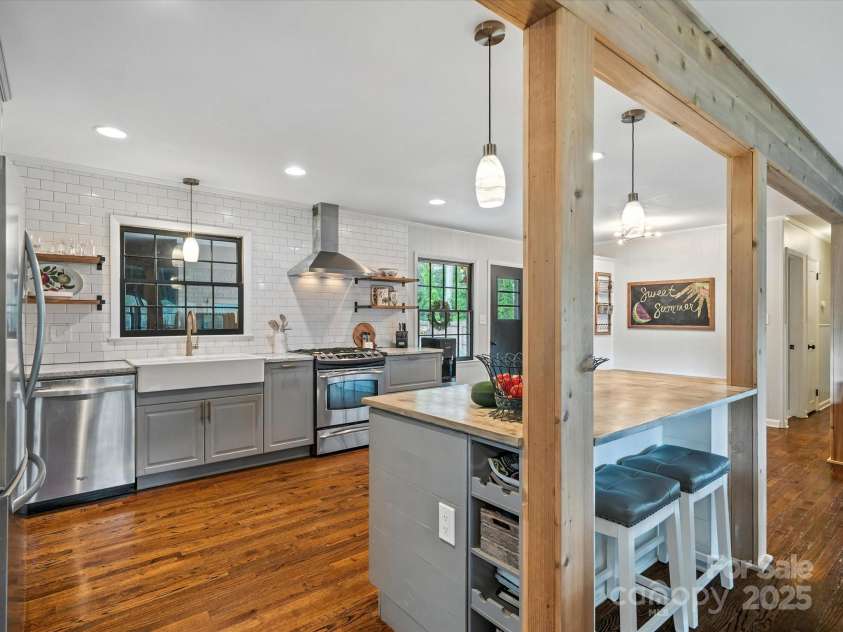 102 Ridge Avenue, Clover, SC 29710.  MLS# CAR4281882, YatesRealty ID 26732. 