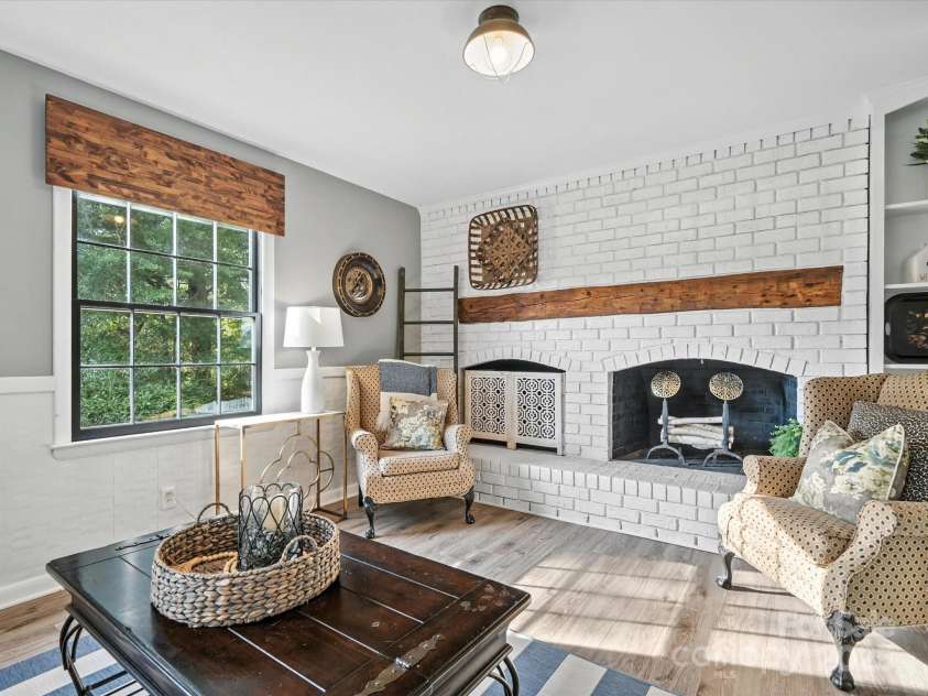 102 Ridge Avenue, Clover, SC 29710.  MLS# CAR4281882, YatesRealty ID 26732. 