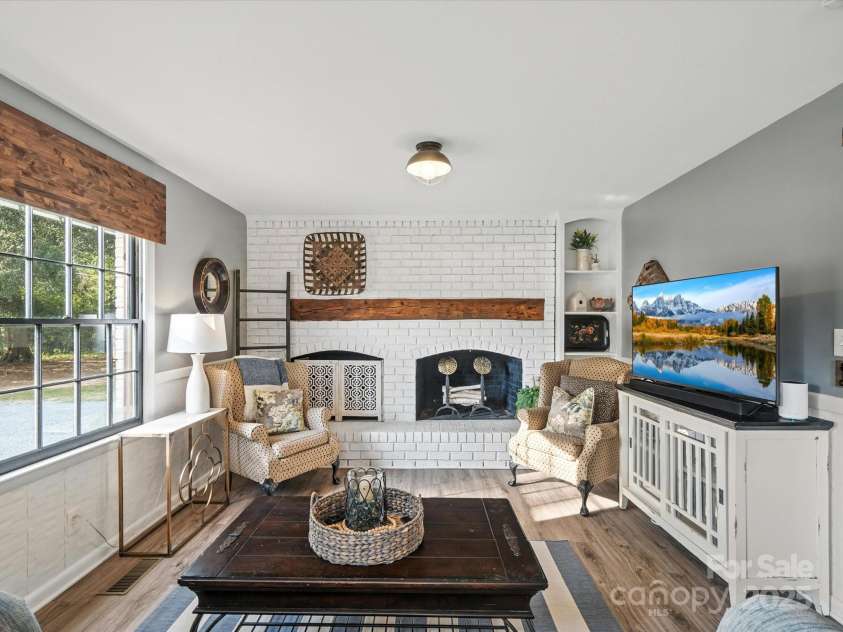 102 Ridge Avenue, Clover, SC 29710.  MLS# CAR4281882, YatesRealty ID 26732. 