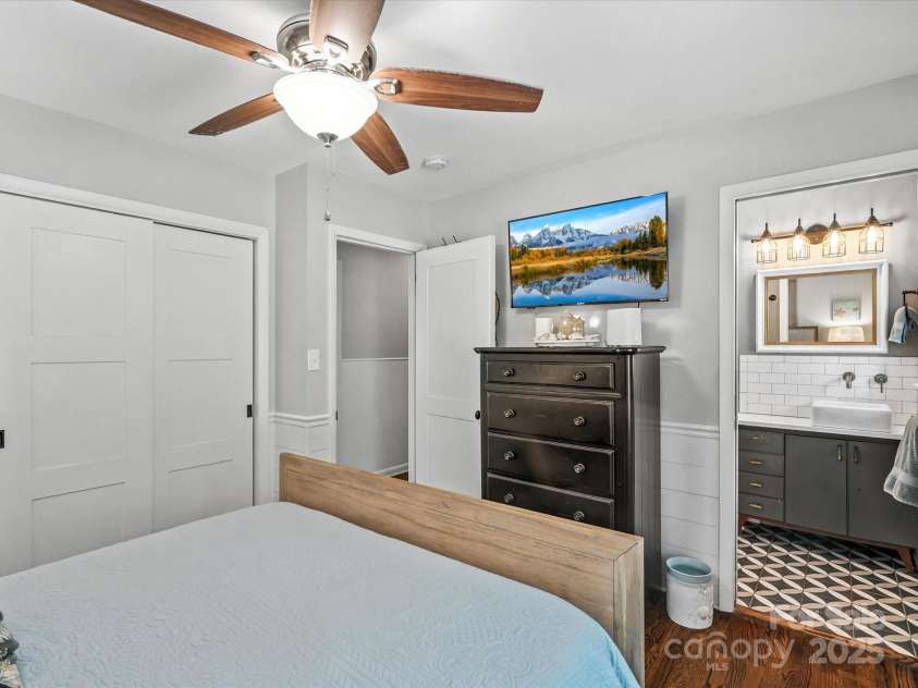 102 Ridge Avenue, Clover, SC 29710.  MLS# CAR4281882, YatesRealty ID 26732. 