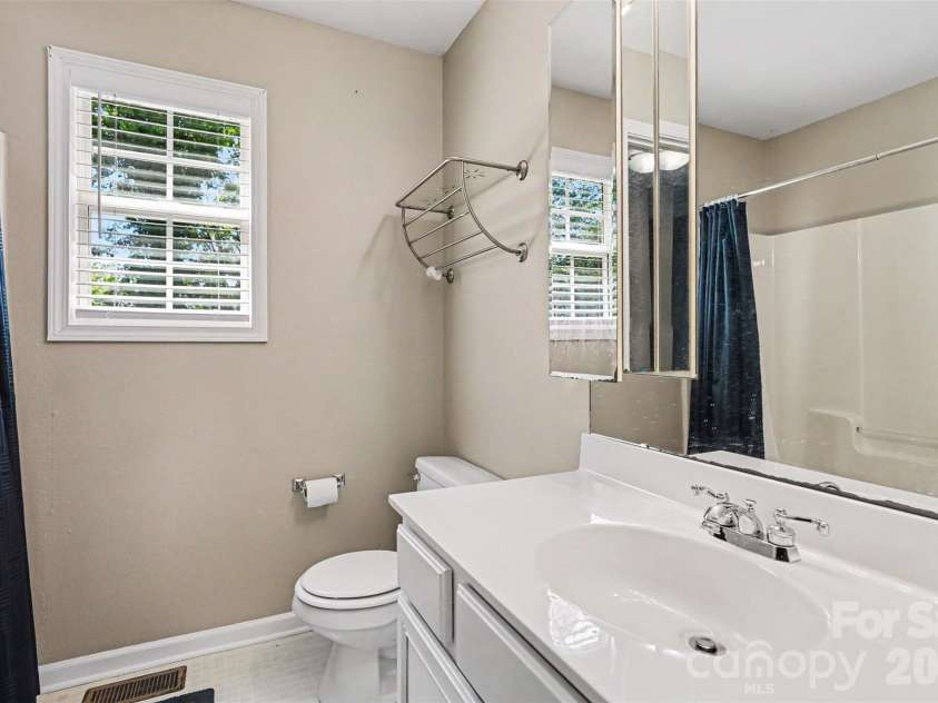 264 Brookstone Drive, Mount Holly, NC 28120.  MLS# CAR4376740, YatesRealty ID 26732. 