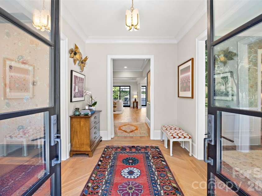 700 Cherokee Road, Charlotte, NC 28207.  MLS# CAR4379207, YatesRealty ID 26735. 