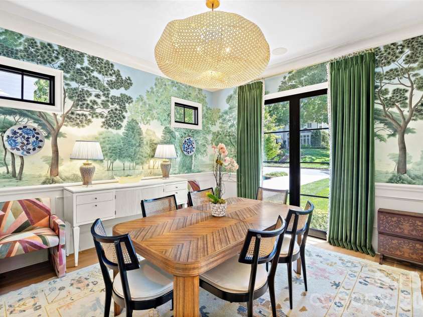 700 Cherokee Road, Charlotte, NC 28207.  MLS# CAR4379207, YatesRealty ID 26735. 