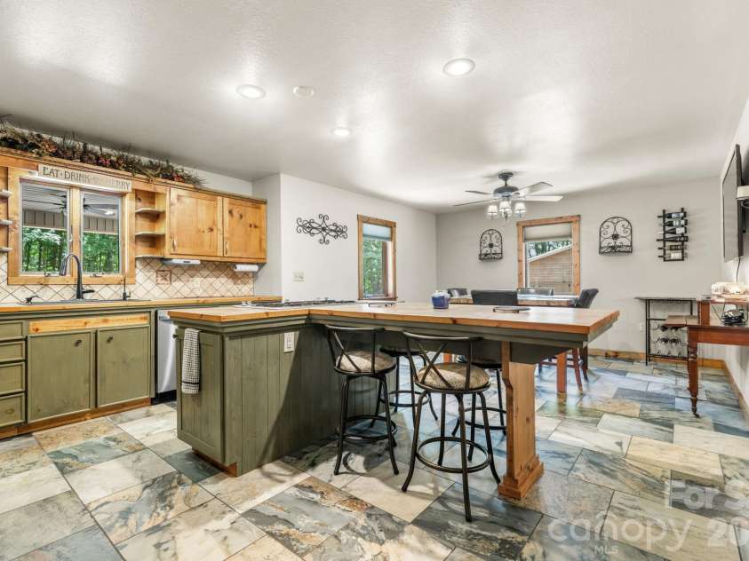 4586 Charlotte Street, Conover, NC 28613.  MLS# CAR4337899, YatesRealty ID 26736. 