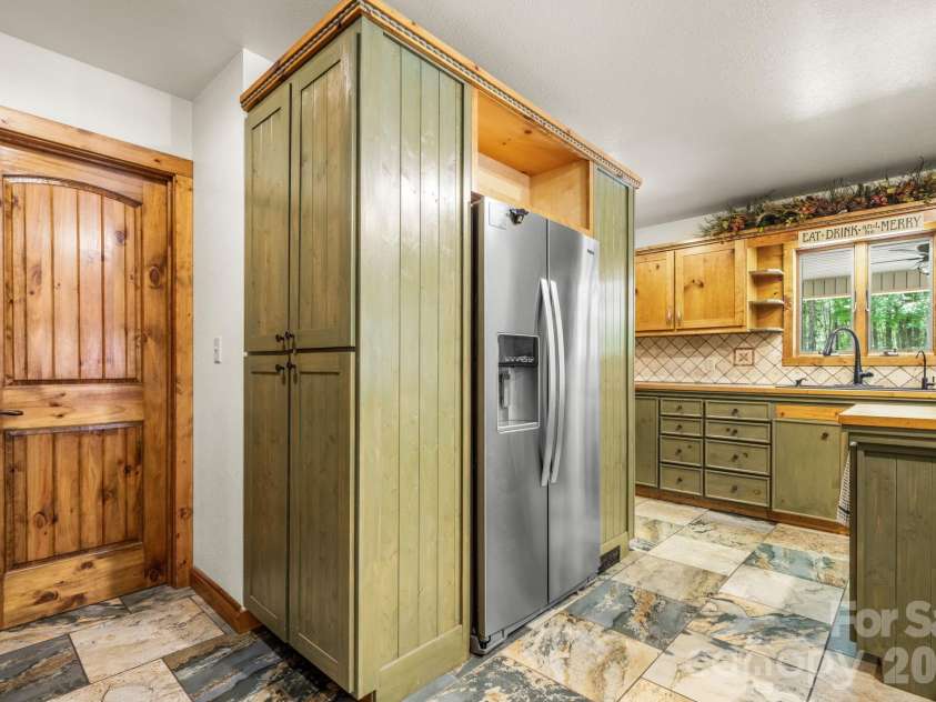 4586 Charlotte Street, Conover, NC 28613.  MLS# CAR4337899, YatesRealty ID 26736. 