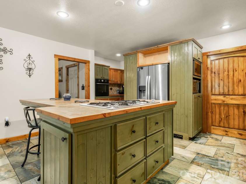 4586 Charlotte Street, Conover, NC 28613.  MLS# CAR4337899, YatesRealty ID 26736. 