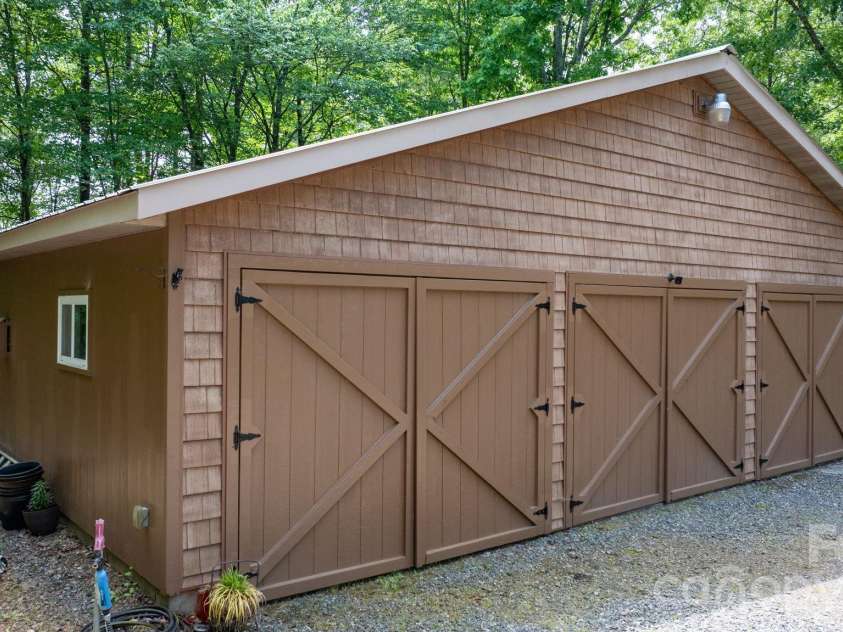 4586 Charlotte Street, Conover, NC 28613.  MLS# CAR4337899, YatesRealty ID 26736. 