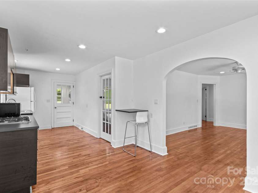 564 Greenway Drive, Statesville, NC 28677.  MLS# CAR4276083, YatesRealty ID 26736. 