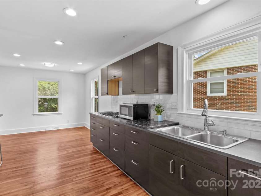 564 Greenway Drive, Statesville, NC 28677.  MLS# CAR4276083, YatesRealty ID 26736. 