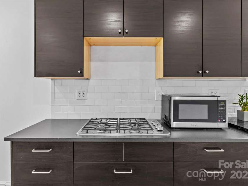 564 Greenway Drive, Statesville, NC 28677.  MLS# CAR4276083, YatesRealty ID 26736. 