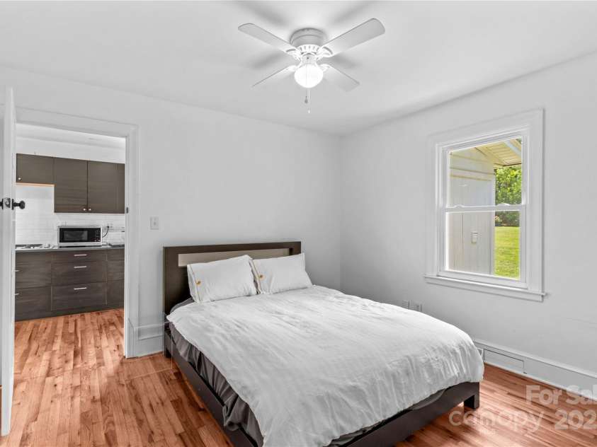 564 Greenway Drive, Statesville, NC 28677.  MLS# CAR4276083, YatesRealty ID 26736. 