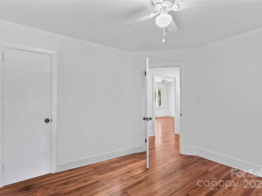 564 Greenway Drive, Statesville, NC 28677.  MLS# CAR4276083, YatesRealty ID 26736. 